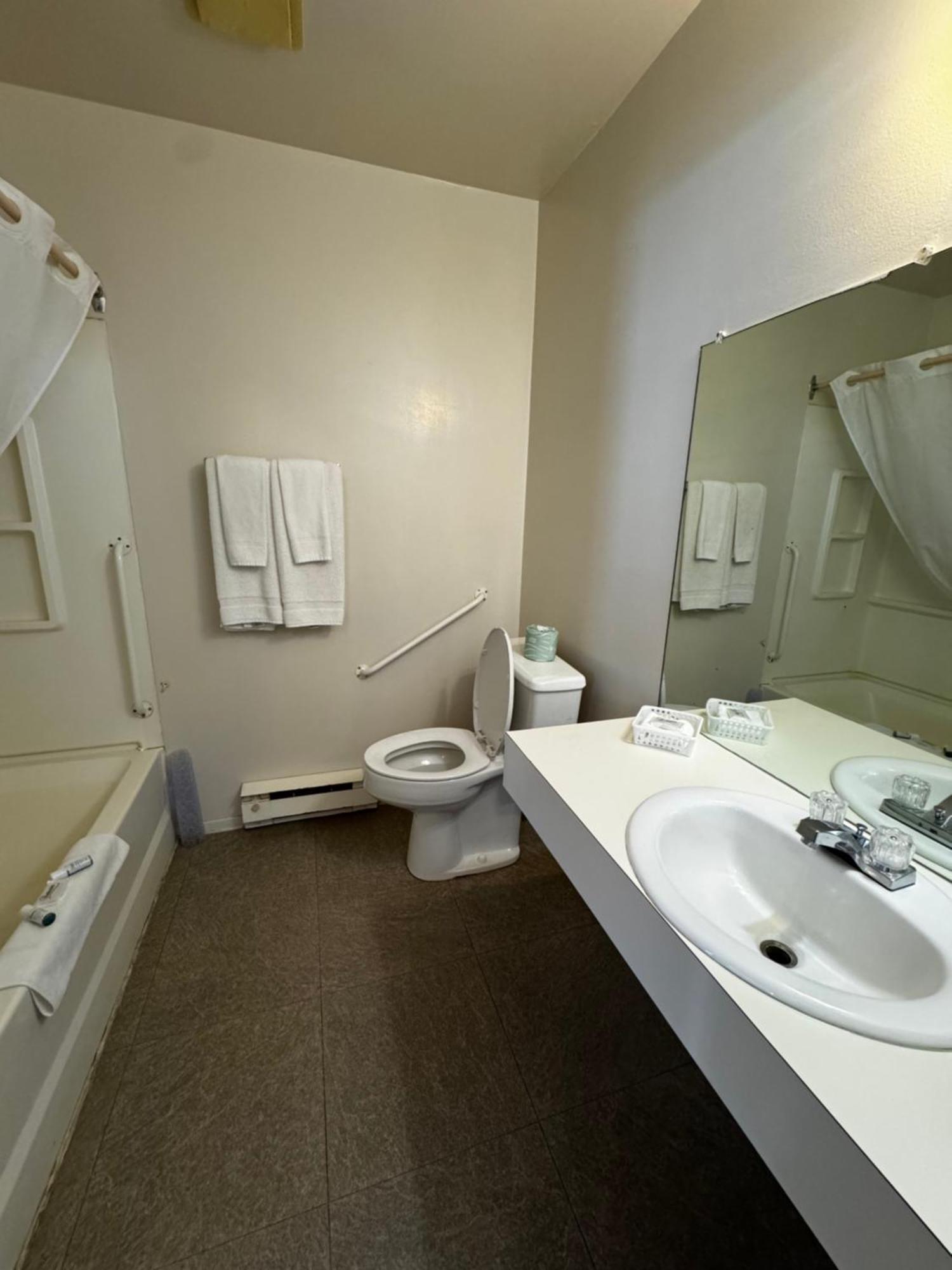 Zero-100 Motel Heron Bay Экстерьер фото